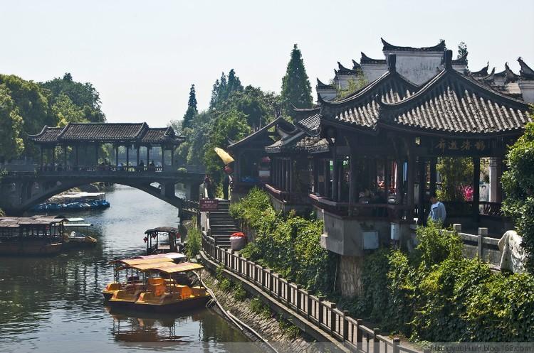 阔以久别是什么意思？